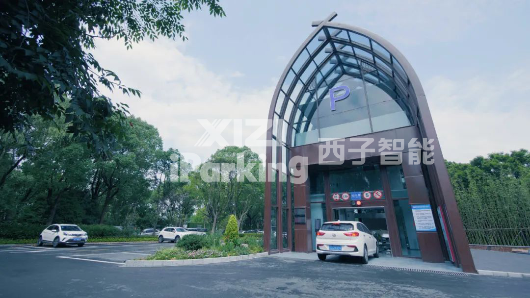 外玲瓏，內(nèi)乾坤！網(wǎng)紅井筒停車場邀您來打卡